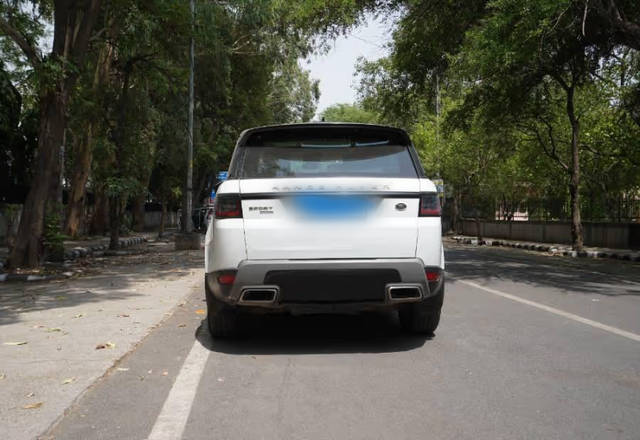 https://images10.gaadi.com/usedcar_image/4550704/original/60d560e0-97fb-4e91-9740-e26501cc2adb.?imwidth=6400