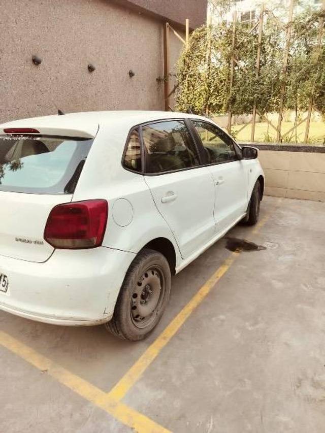 https://images10.gaadi.com/usedcar_image/4550706/original/processed_df26744f-1adf-4607-a77b-04cf33775b15.jpeg?imwidth=6401