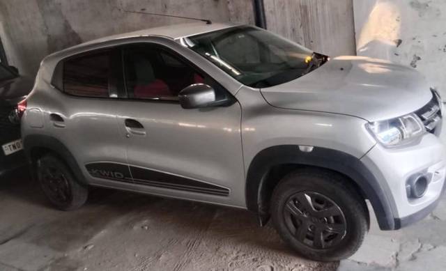 https://images10.gaadi.com/usedcar_image/4550715/original/processed_2a88149f8cf5522f75f84f080848939e.jpg?imwidth=6400