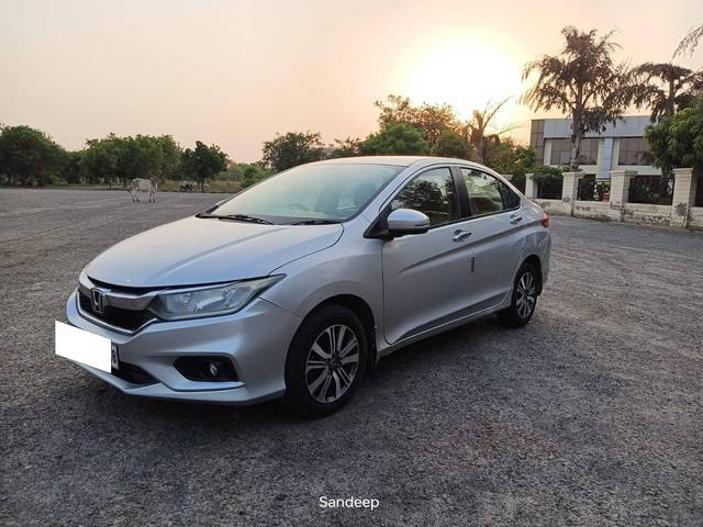 https://images10.gaadi.com/usedcar_image/4550720/original/processed_907a0c9124f69a7b6ee1743f4b291cb2.jpg?imwidth=6400