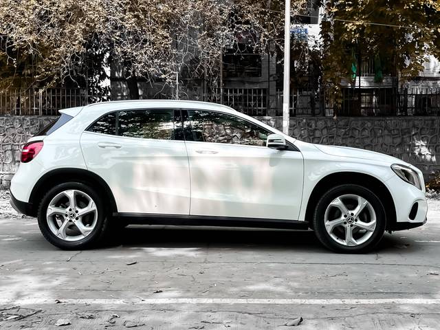 https://images10.gaadi.com/usedcar_image/4550721/original/processed_26e81e8e2838d15b11aab962b8adc160.jpg?imwidth=6401