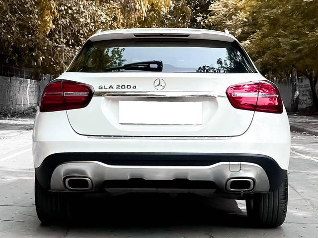 https://images10.gaadi.com/usedcar_image/4550721/original/processed_a71ba56a5f8fca508e278fc3dc380244.jpg?imwidth=6402