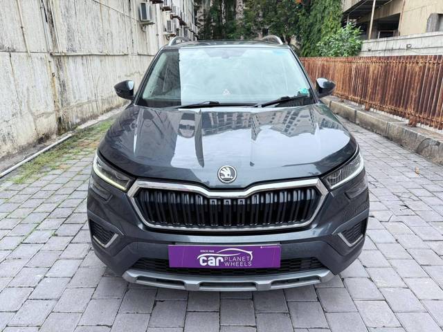 https://images10.gaadi.com/usedcar_image/4550726/original/processed_fb0becf03322d6a4a456ad9c009f1a03.jpg?imwidth=6401