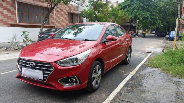 https://images10.gaadi.com/usedcar_image/4550734/original/processed_6cf40ce8f02ad523c8e5158311c44b85.jpg?imwidth=6401