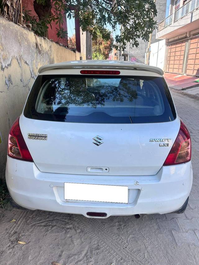 https://images10.gaadi.com/usedcar_image/4550738/original/processed_a5f5517b30ee8be98ad9b941c2ecdd7a.jpg?imwidth=6402