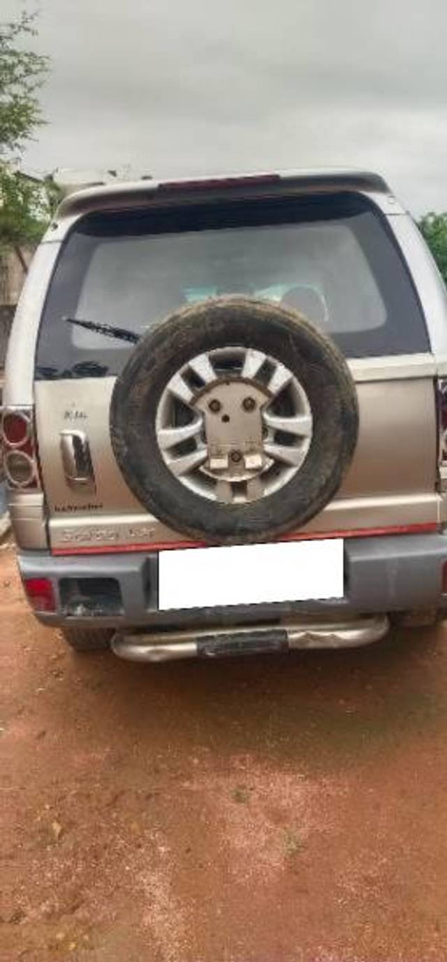 https://images10.gaadi.com/usedcar_image/4550739/original/processed_76f46568-a452-47eb-bb70-d515a062c761.jpg?imwidth=6401