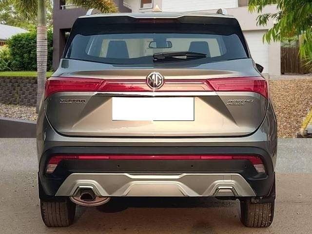 https://images10.gaadi.com/usedcar_image/4550748/original/processed_2c9fb49491002818a240c5e854663d7a.jpg?imwidth=6402
