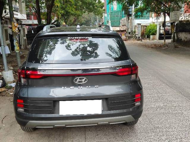 https://images10.gaadi.com/usedcar_image/4550782/original/processed_1fd4a2b1-9d3c-491b-a9d3-e44d526c95d1.jpg?imwidth=6402