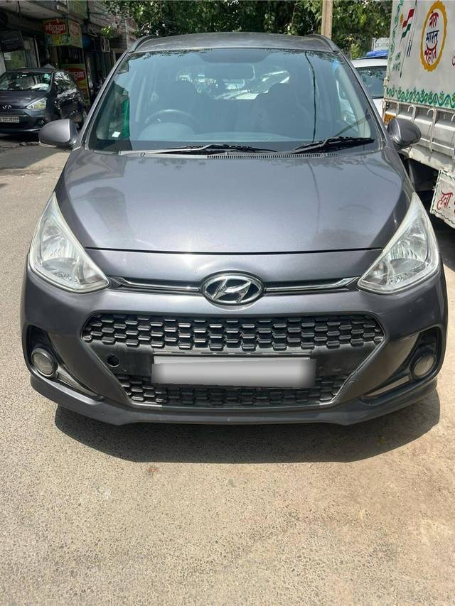 https://images10.gaadi.com/usedcar_image/4550791/original/processed_e795a4da6cc7041dd3cb772e3686cfae.jpg?imwidth=6400