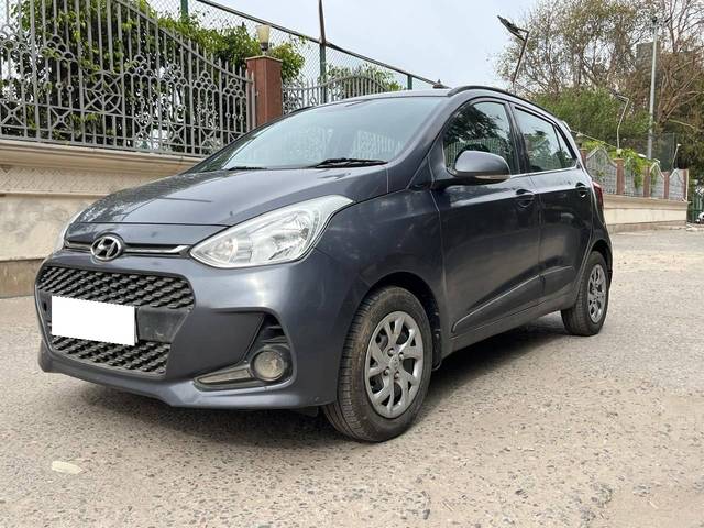 https://images10.gaadi.com/usedcar_image/4550791/original/processed_f904de36e9a16ed49a6ce61a64f5220d.jpg?imwidth=6402