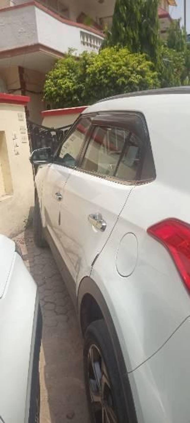 https://images10.gaadi.com/usedcar_image/4550804/original/processed_a1336484-c7c3-47f7-be28-659deb3932a8.jpg?imwidth=6402