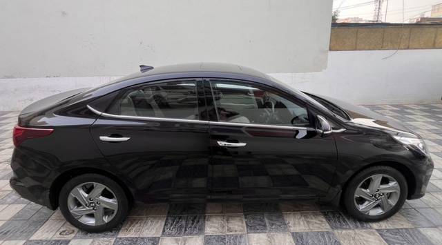 https://images10.gaadi.com/usedcar_image/4550828/original/57f0c33a8c8de7f80da61ffcca611150.jpg?imwidth=6401