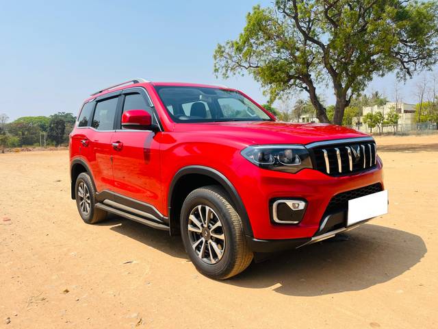 https://images10.gaadi.com/usedcar_image/4550833/original/processed_8b6a02fa492e822abb24504abadd54c2.jpeg?imwidth=6400