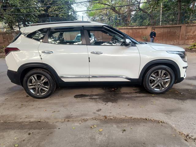 https://images10.gaadi.com/usedcar_image/4550846/original/processed_159bbafd2bca6318bd54b67da8e03a15.jpeg?imwidth=6401