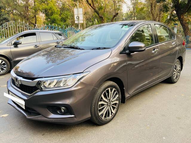 https://images10.gaadi.com/usedcar_image/4550848/original/processed_7fac6faa7a7b698a4d28b4e7cbc665b0.jpg?imwidth=6400