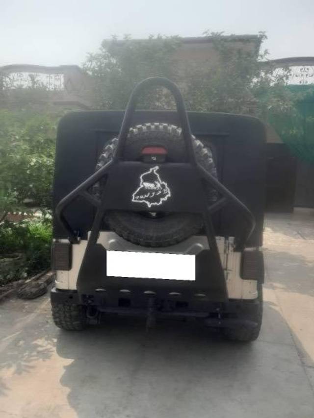 https://images10.gaadi.com/usedcar_image/4550849/original/processed_ae476350-8ccc-4284-a2a2-44e5d0e09cc5.jpeg?imwidth=6401