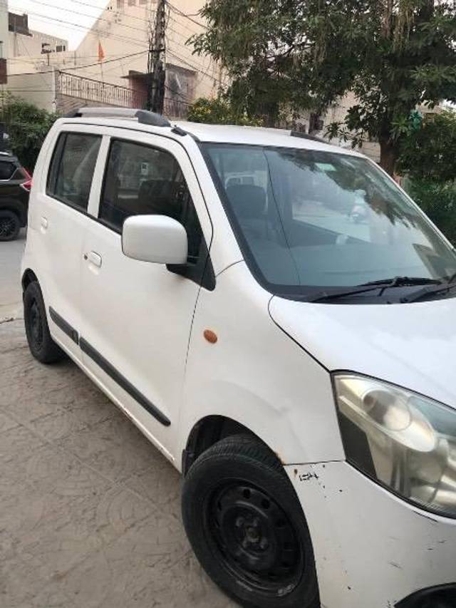 https://images10.gaadi.com/usedcar_image/4550857/original/processed_bea8876b-139f-490d-9bc8-44f6e5dcce9e.jpeg?imwidth=6402