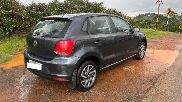 https://images10.gaadi.com/usedcar_image/4550862/original/processed_251f8934-85ed-48b4-9fd7-3d633cf3463b.jpeg?imwidth=6402