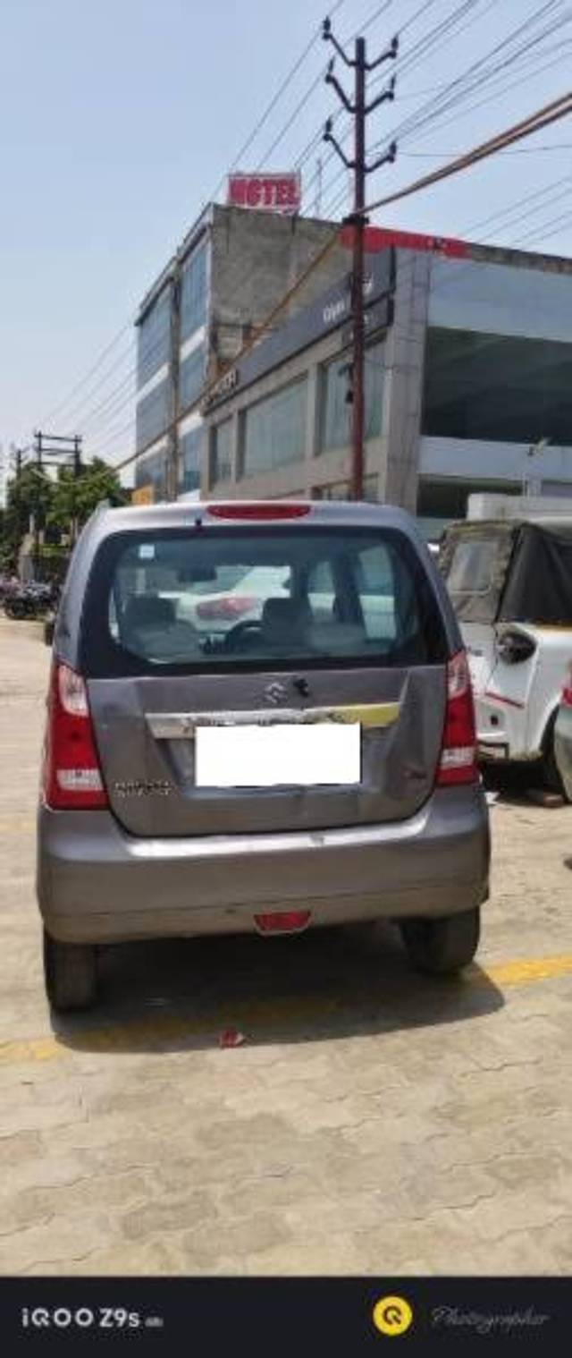 https://images10.gaadi.com/usedcar_image/4550864/original/processed_c073d643-5c2f-47c1-9851-47e37c2805a4.jpg?imwidth=6402