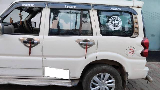 https://images10.gaadi.com/usedcar_image/4550868/original/processed_5a995e1b-fe47-492f-b47b-889c452b8e67.jpg?imwidth=6401