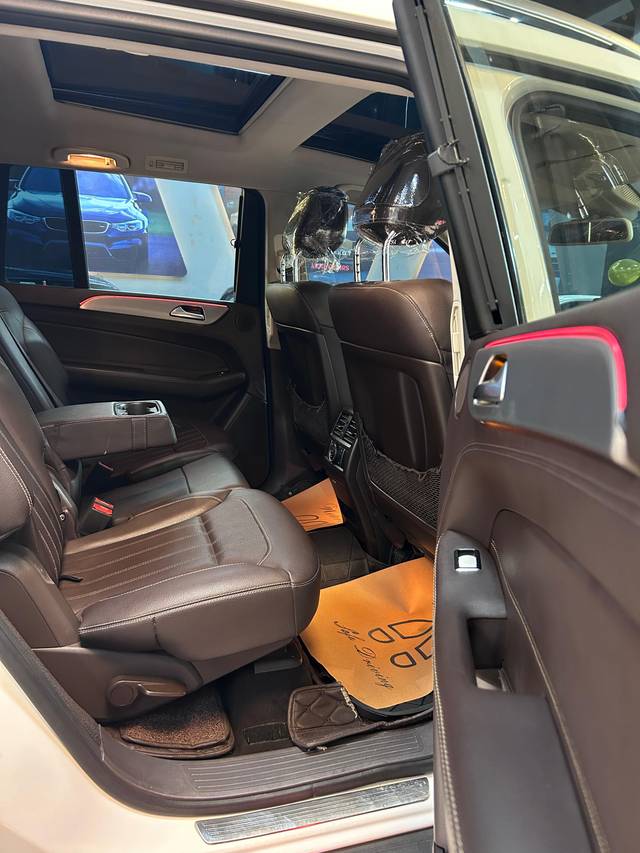 https://images10.gaadi.com/usedcar_image/4550875/original/f48bb39f01dfbc87fc7388b9c6b93c74.jpg?imwidth=6402