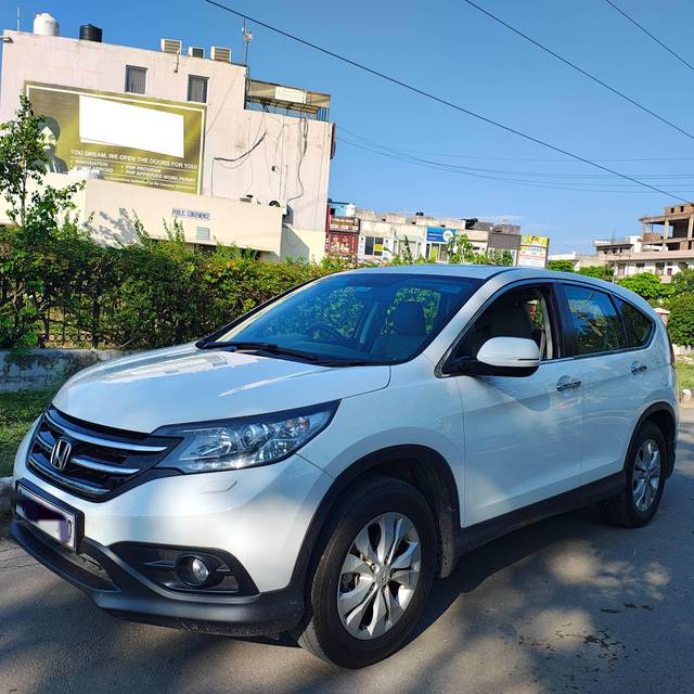 https://images10.gaadi.com/usedcar_image/4550935/original/processed_da63d595cc0409cee87ff8d7dbd556d4.jpg?imwidth=6402