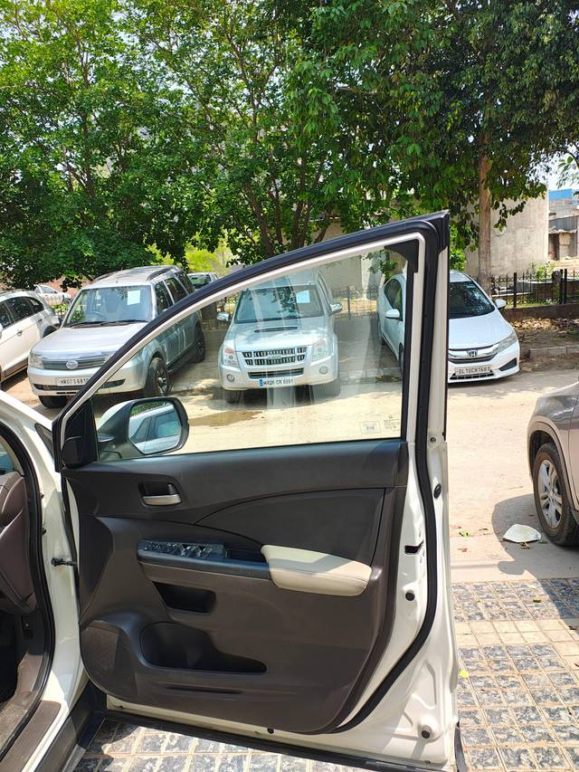 https://images10.gaadi.com/usedcar_image/4550935/original/processed_e2dc2e08b3261fc05894c557462ade93.jpg?imwidth=6402