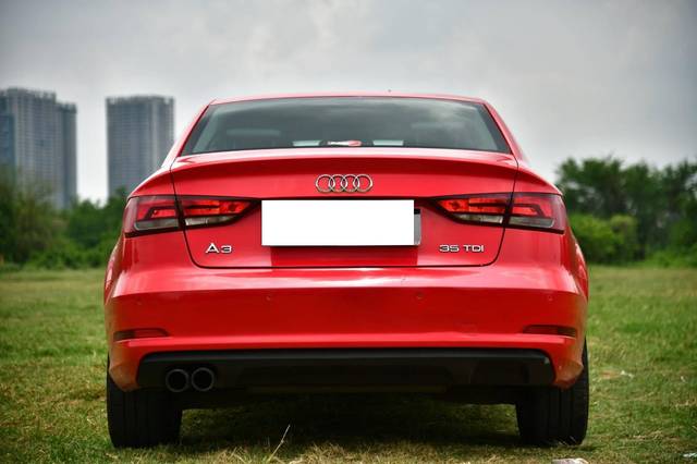 https://images10.gaadi.com/usedcar_image/4550937/original/processed_c69be0a99b12b27038d9add0288e477c.jpg?imwidth=6402