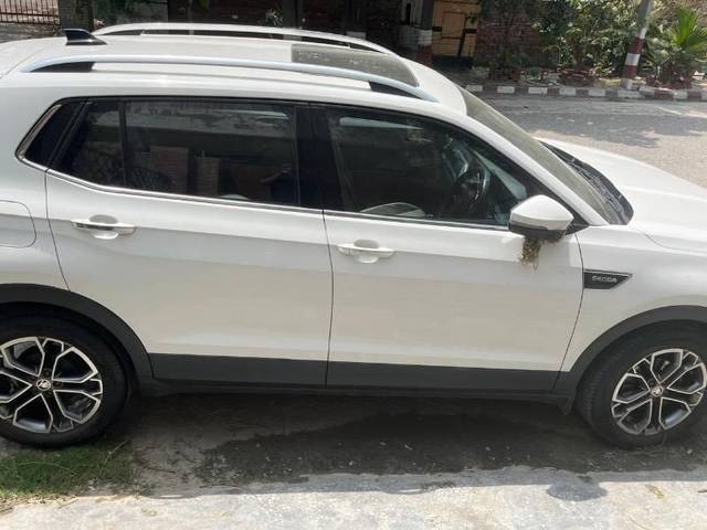 https://images10.gaadi.com/usedcar_image/4550944/original/processed_202686e7-0be1-4de8-9e22-2a3fee53f313.jpeg?imwidth=6401