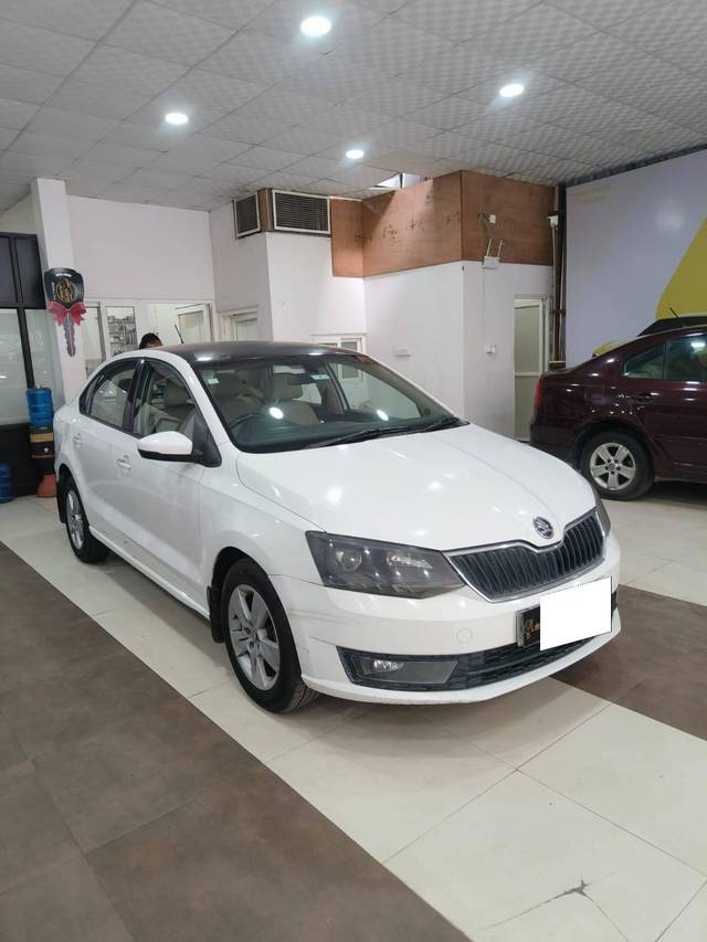 https://images10.gaadi.com/usedcar_image/4550955/original/processed_959424fe5475d8700e50394d47b344cb.jpg?imwidth=6400