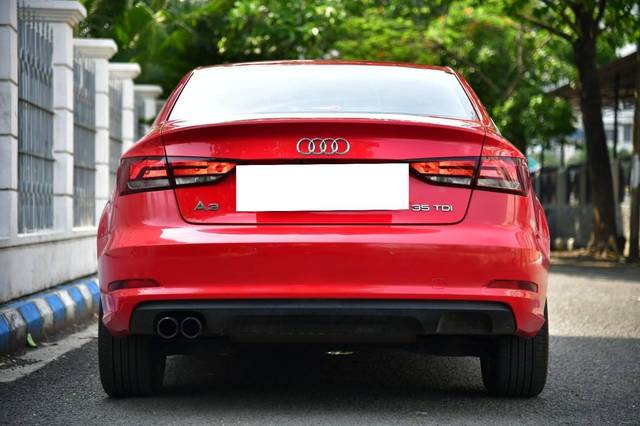 https://images10.gaadi.com/usedcar_image/4550961/original/processed_3ec4d12c3d918663a9761e28e4c1bbd8.jpg?imwidth=6402