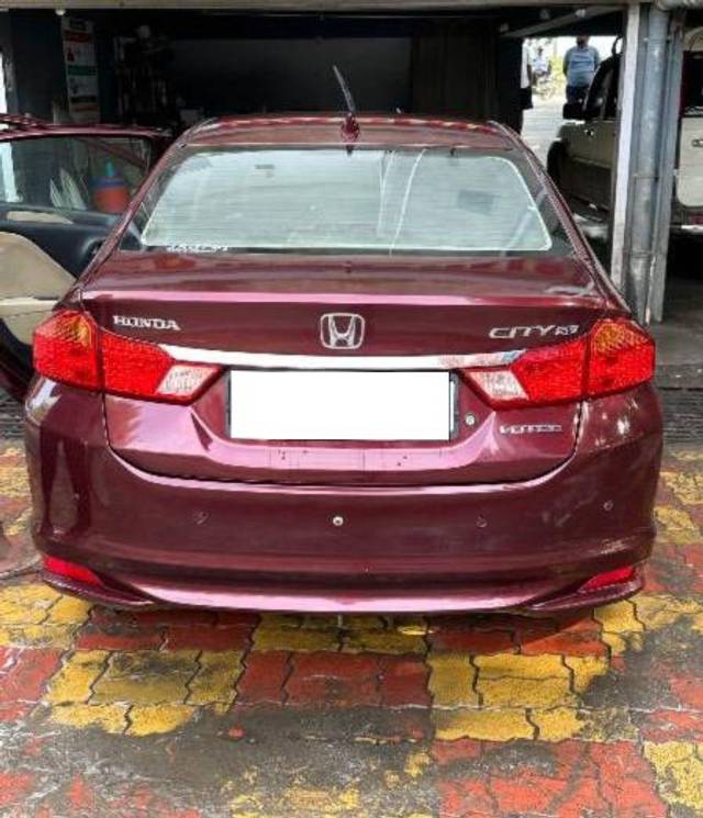 https://images10.gaadi.com/usedcar_image/4550963/original/processed_ff70a76a-e13c-458b-9161-4a81d29040ad.jpeg?imwidth=6401