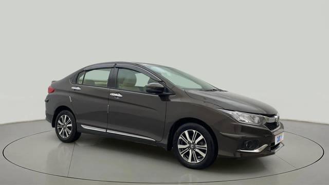 https://images10.gaadi.com/usedcar_image/4550978/original/01d0b2847641c81eb86b23500fd85958.jpg?imwidth=6400