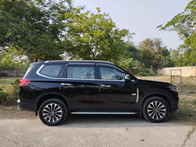 https://images10.gaadi.com/usedcar_image/4550983/original/abf38612375cc79765bf8cc493c459f1.jpg?imwidth=6401