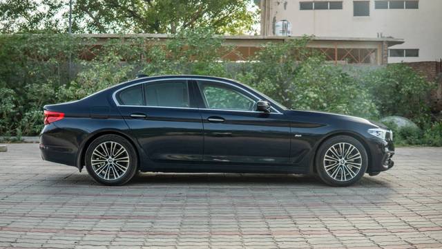 https://images10.gaadi.com/usedcar_image/4550988/original/cea65903631598e8a5e165a469929211.jpg?imwidth=6401