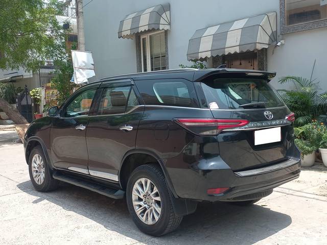 https://images10.gaadi.com/usedcar_image/4550990/original/processed_1dc5d6ac79c6b91021873fe9b4bb95af.jpg?imwidth=6402