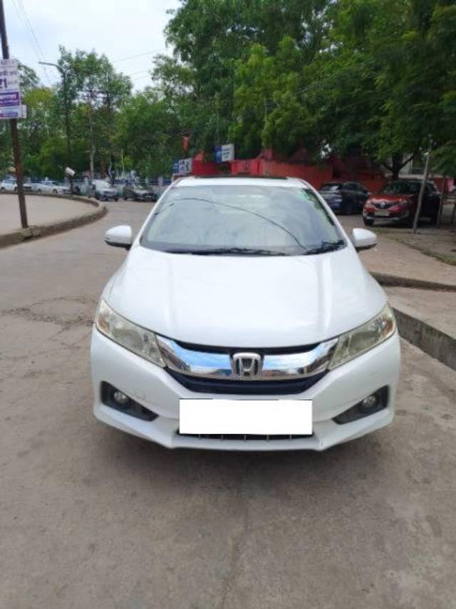 https://images10.gaadi.com/usedcar_image/4550991/original/processed_46df54ad-3bf1-4e39-968f-40999e1cc798.jpeg?imwidth=6402