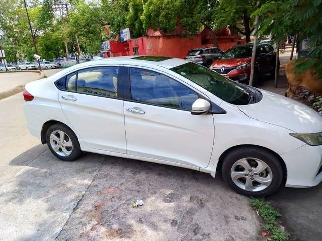 https://images10.gaadi.com/usedcar_image/4550991/original/processed_6b4692dd-0610-4068-b158-415f7109b7ac.jpeg?imwidth=6400