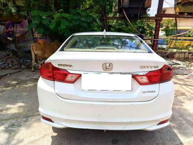 https://images10.gaadi.com/usedcar_image/4550991/original/processed_9adc8cab-fd61-4db8-8f17-ee85a20f800d.jpeg?imwidth=6401