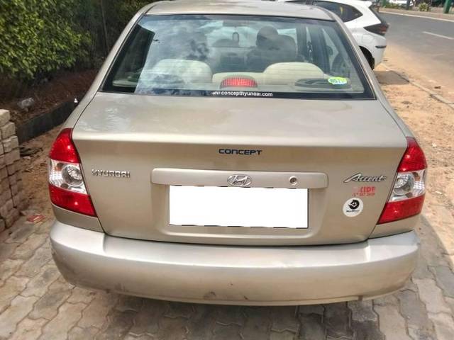 https://images10.gaadi.com/usedcar_image/4550995/original/processed_40494ffe-474e-4bec-95ec-36bafe9c8eff.jpeg?imwidth=6402