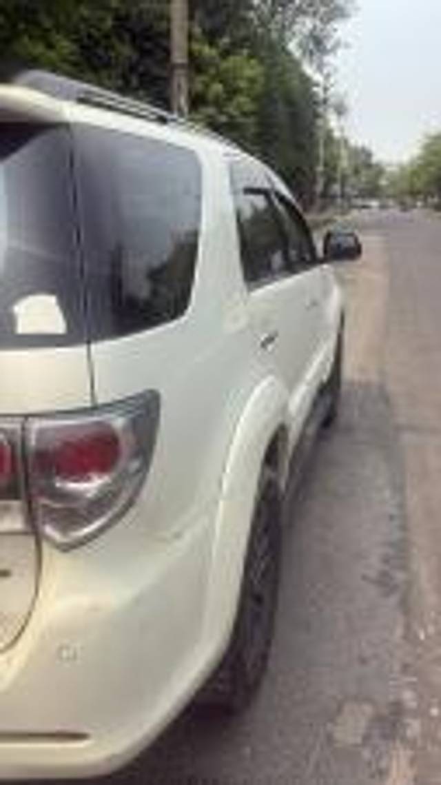 https://images10.gaadi.com/usedcar_image/4551019/original/a5a688cf004a790197cf214aba2fc2c0.jpg?imwidth=6402