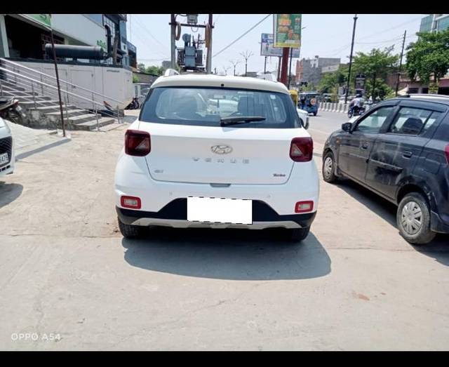 https://images10.gaadi.com/usedcar_image/4551024/original/processed_0cae0abd-db52-4391-82de-98f298822b91.jpg?imwidth=6400