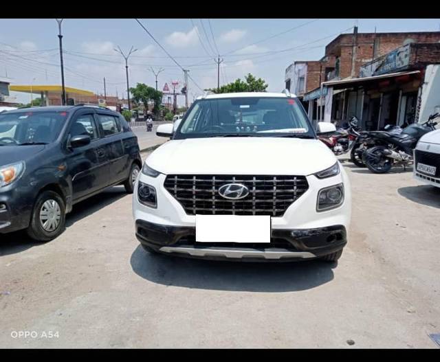 https://images10.gaadi.com/usedcar_image/4551024/original/processed_16a03bb6-6506-4a4d-9be9-7ea4003ecaf9.jpg?imwidth=6401