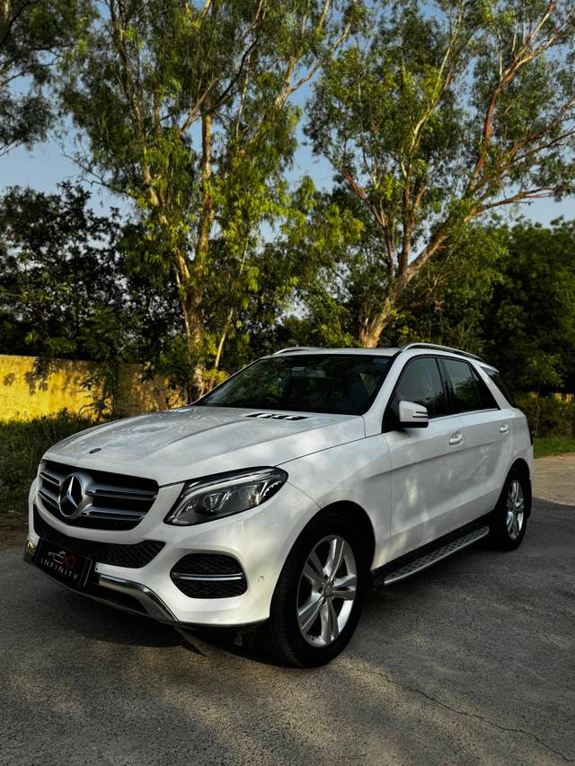 https://images10.gaadi.com/usedcar_image/4551064/original/processed_a9e7240f44f01d5731bce3cb02159275.jpeg?imwidth=6400