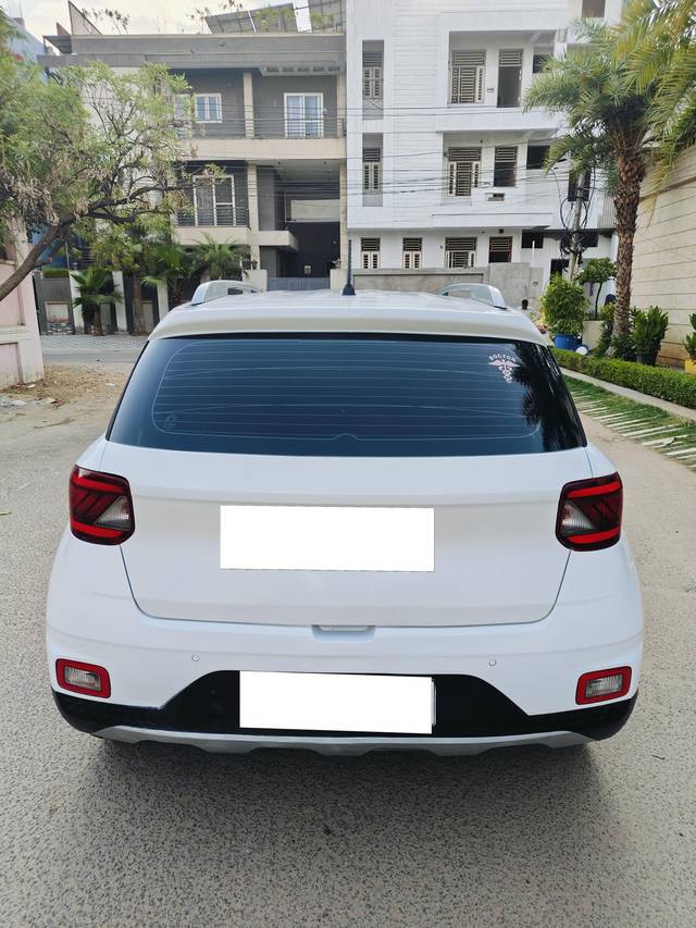 https://images10.gaadi.com/usedcar_image/4551067/original/processed_b9e6930c-c29c-448f-ac6a-eea77a087658.jpg?imwidth=6401