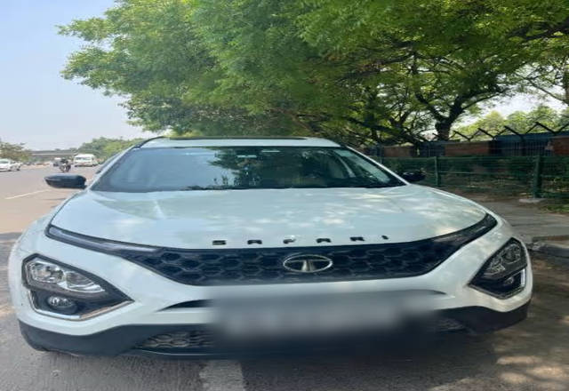 https://images10.gaadi.com/usedcar_image/4551069/original/45223272-2ab0-4c5f-b6b4-979e78d98fb2.?imwidth=6400