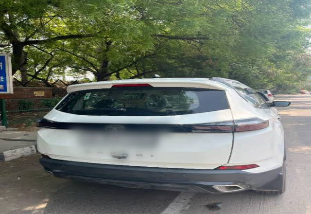 https://images10.gaadi.com/usedcar_image/4551069/original/65b5bf33-26b1-4a4d-b762-6ae911f409aa.?imwidth=6402