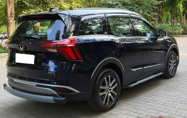 https://images10.gaadi.com/usedcar_image/4551070/original/processed_e1bdd084aedc2169ab6e97d7f7c7eca0.jpg?imwidth=6402