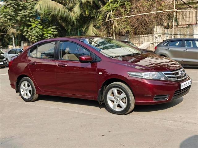 https://images10.gaadi.com/usedcar_image/4551071/original/processed_3b20e79abb6a1d4bcd86200f6089f4ef.jpg?imwidth=6400