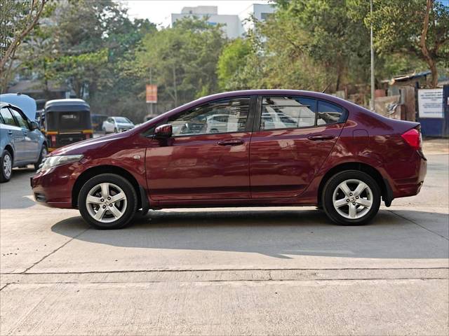 https://images10.gaadi.com/usedcar_image/4551071/original/processed_9acc84bec6dff2f9d7b1b31da71a9eb4.jpg?imwidth=6402